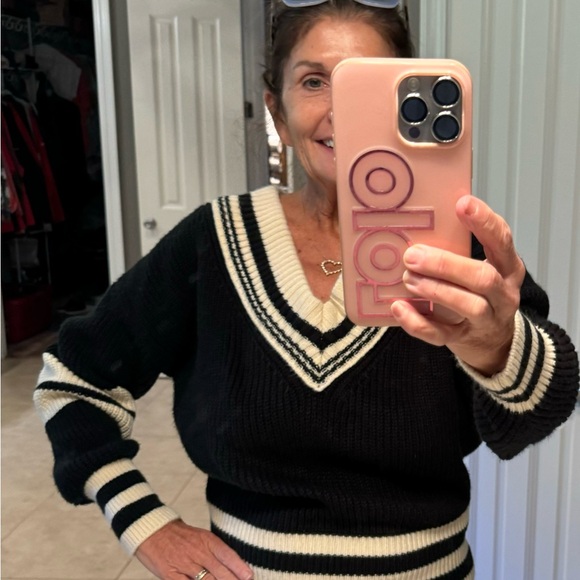 Steve Madden neck varsity sweater - Picture 3 of 3